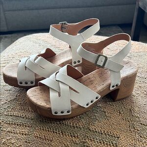 Cork Ease White Sandals with Wooden Heel